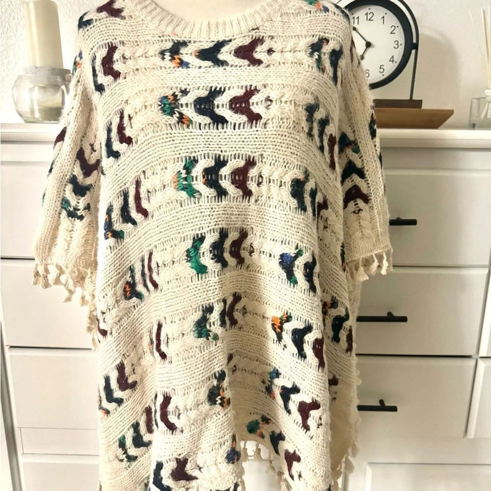 GeeGee Chunky Knit Colorful Tassel Poncho Size Large